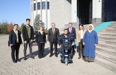 ERÜ Edebiyat Fakültesi Öğrencisine Akülü Engelli Aracı Desteği