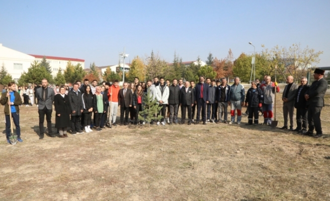 11 Kasım Milli Ağaçlandırma Günü’nde Fidanlar  ERÜ’de Toprakla Buluştu