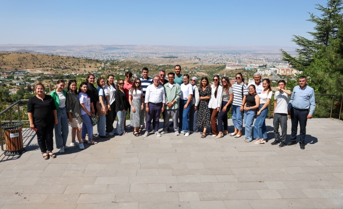 KIRGIZ ÖĞRENCİLER HACILAR'DA